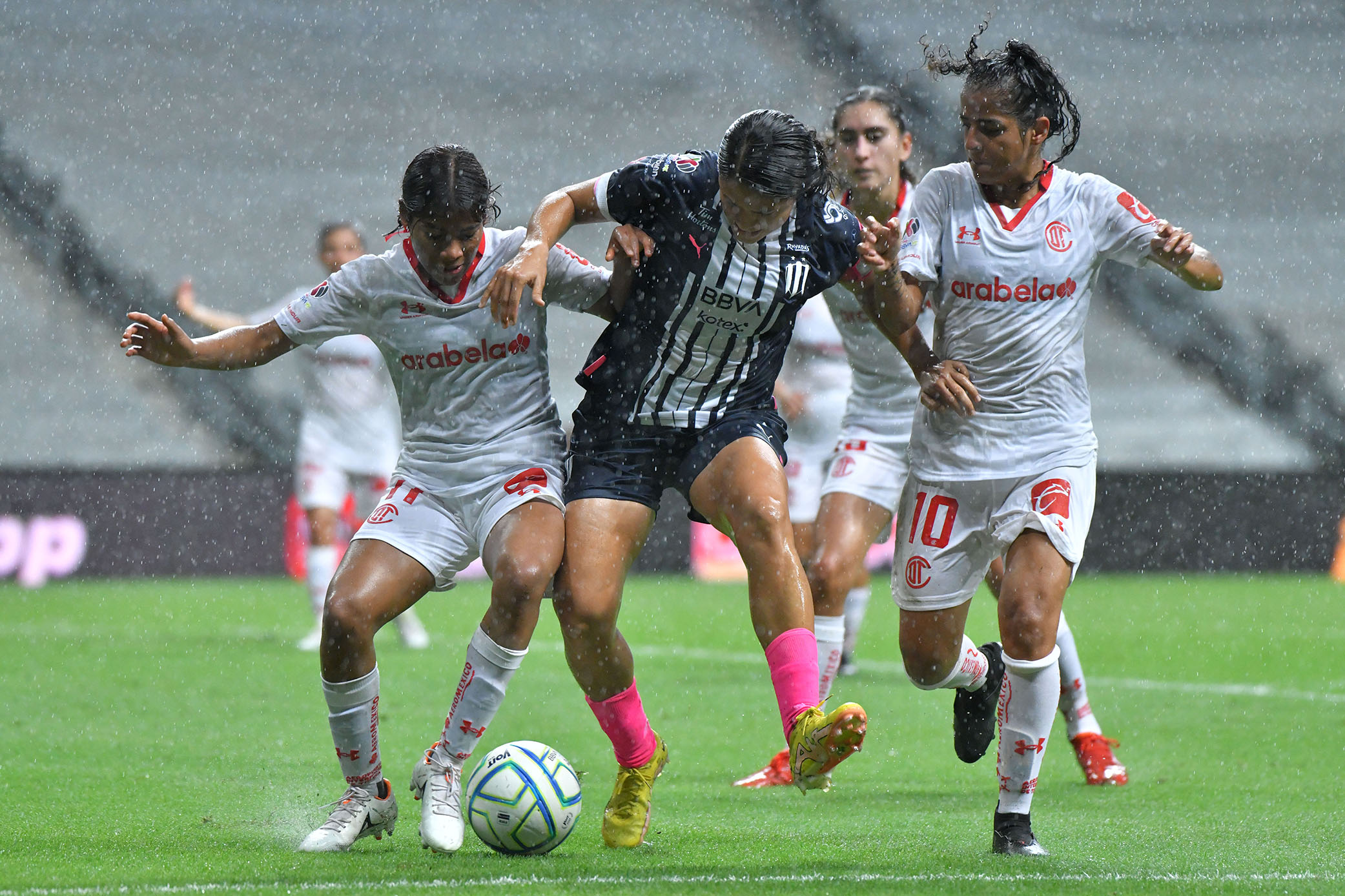 Las Diablas cayeron 5-2 en su visita a Monterrey