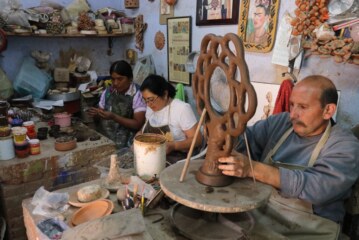 Enriquecen artesanos mexiquenses técnicas y visión artística con sus similares de Oaxaca y Chihuahua