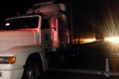 Policías estatales recuperan un camión de carga con reporte de robo