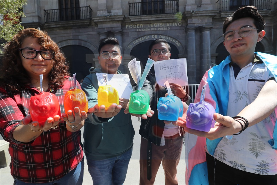 Interpone comunidad LGBTTTI demanda de amparo en contra Alfredo del Mazo y Congreso mexiquense