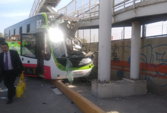 Atienden choque del Mexibús en Ecatepec