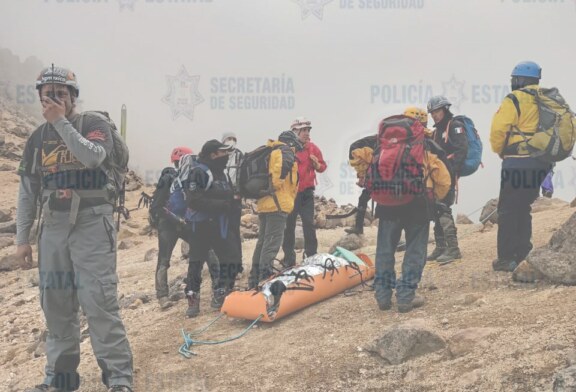 La secretaría de seguridad a través de la policía de alta montaña rescata a dos personas lesionadas en el volcán Iztaccíhuatl
