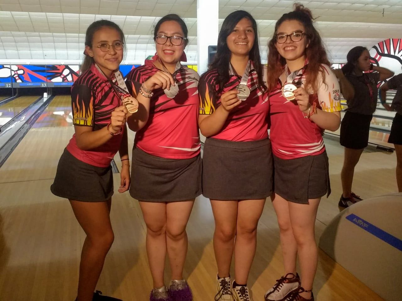 Logra Edoméx plata y bronce en boliche en la olimpiada nacional 2018