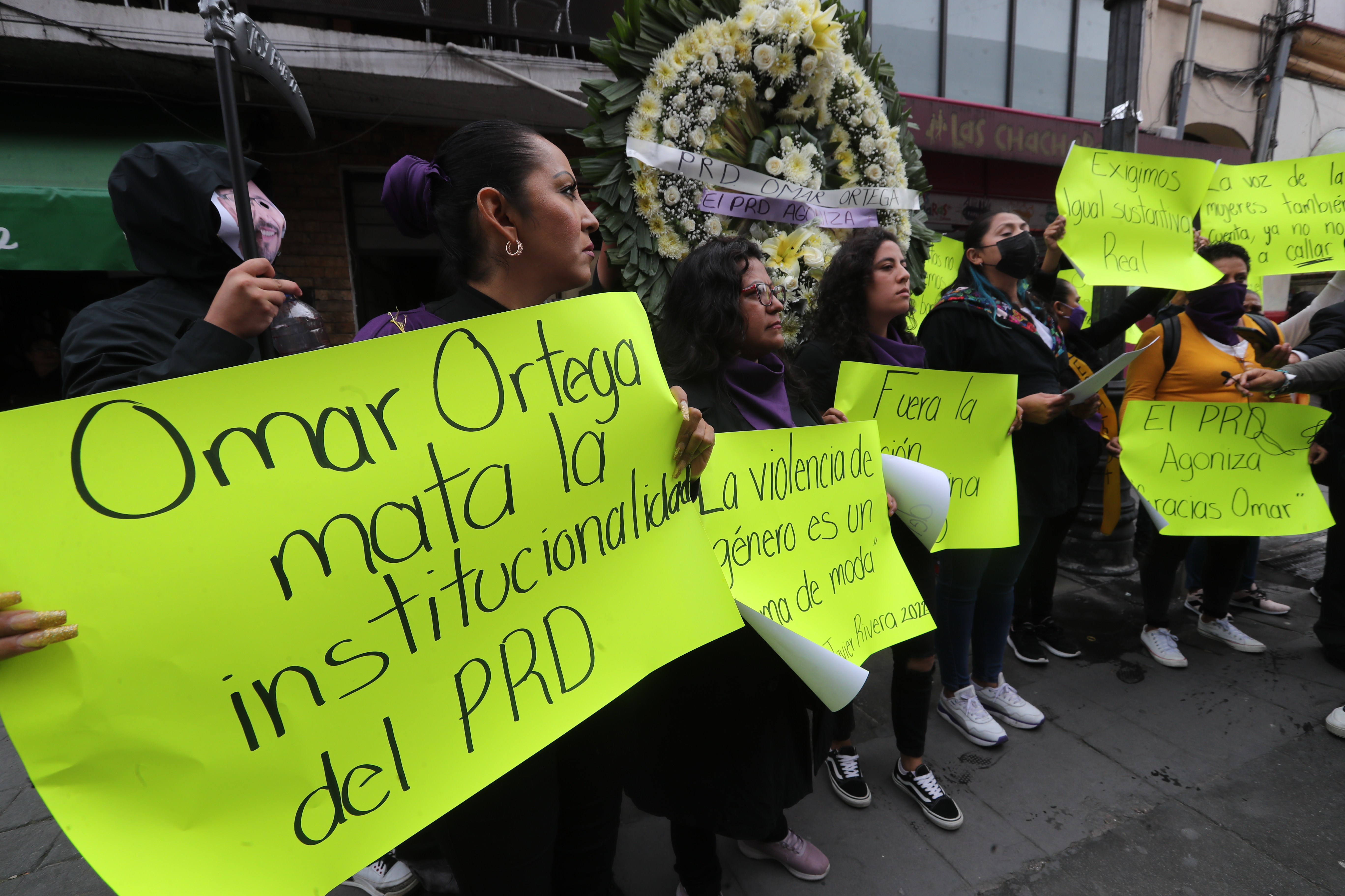 Denuncian a Omar Ortega por violencia política, mujeres del PRD piden investigar