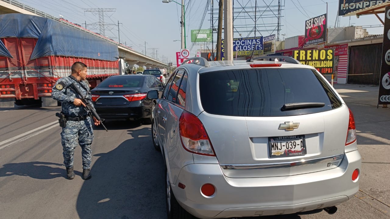 Detienen a dos presuntos asaltantes en Metepec