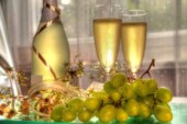 El año nuevo, las uvas y el brindis