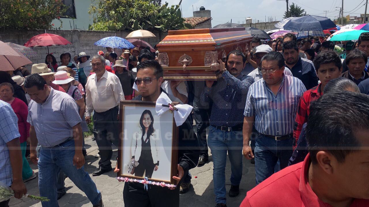 Dan el último adiós a la doctora mexiquense asesinada en Huixquilucan