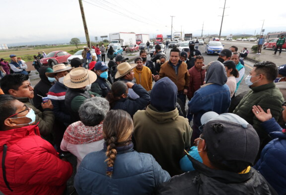 Vecinos de San Blas Otzacatipan se manifiestan por despojo de terrenos para uso común