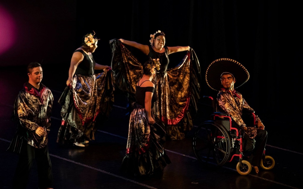 Presenta ballet mexicano de la discapacidad coreografía “capacidad/dis” ante mexiquenses