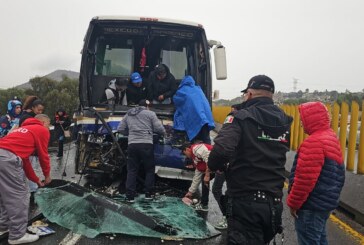 Catorce lesionados por choque de dos autobuses en la México-Puebla