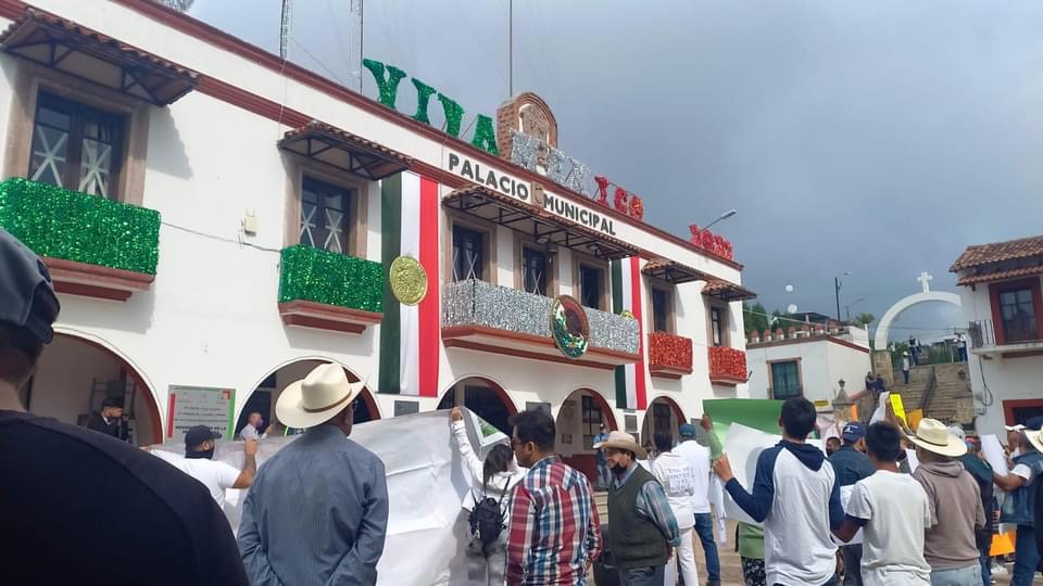 Se manifiesta en Ixtapan de la Sal, exigen liberación del primer regidor