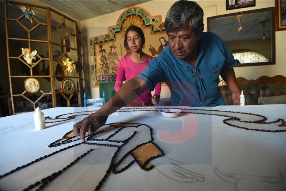 Preparan retablos para el Paseo de la Agricultura, más de 100 años respaldan esta tradición