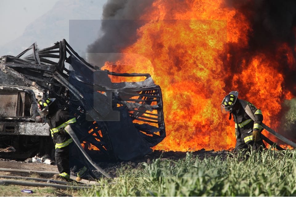 San Carlos Autopan donde a diario roban combustible y la policía no lo quiere saber