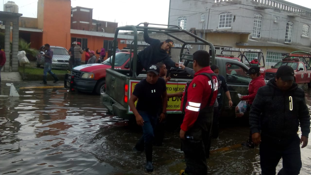 Apoya Toluca en labores de limpieza en el municipio de San Mateo Atenco