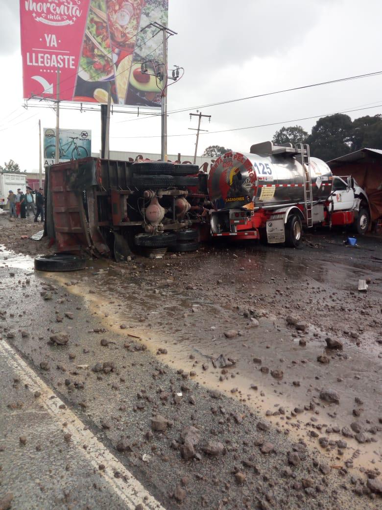 Colabora Edoméx con sct y policía federal en atención a accidente en la México-Toluca