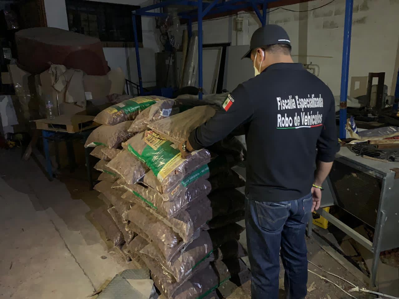 Recuperan mercancía valuada en 10 millones de pesos, durante cateo en Cuautitlán Izcalli