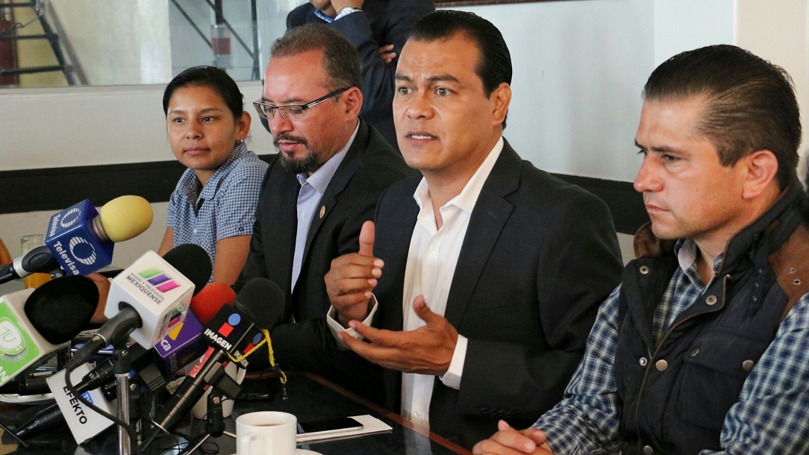 Edil de Otumba se adhiere al proyecto de Juan Zepeda; el candidato destaca su crecimiento en las encuestas