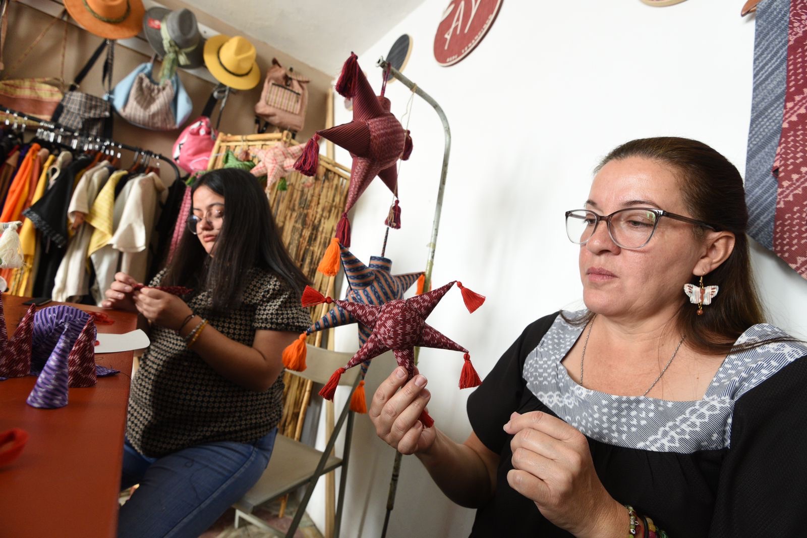 Arte Tenancingo transforma la tradición: Rebozos en Piñatas para navidad.