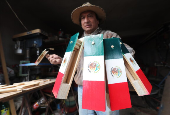 Artesanos preparan producción de matracas para fiestas patrias