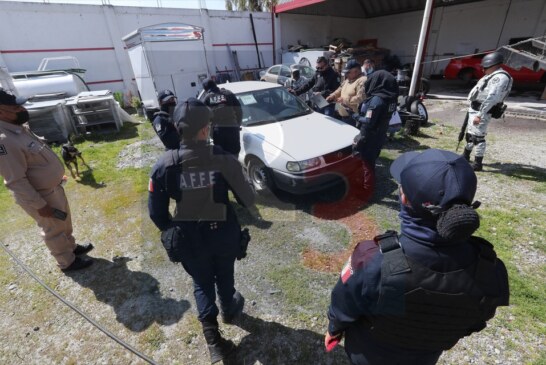 Despliegan operativo para detectar y recuperar vehículos en la Toluca-Naucalpan