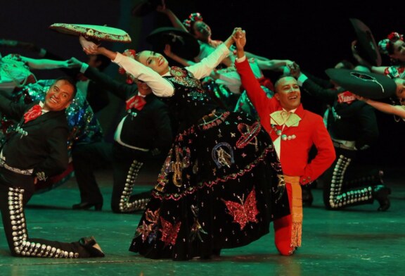 Deleita ballet folclórico del Estado de México al público del Palacio de Bellas Artes
