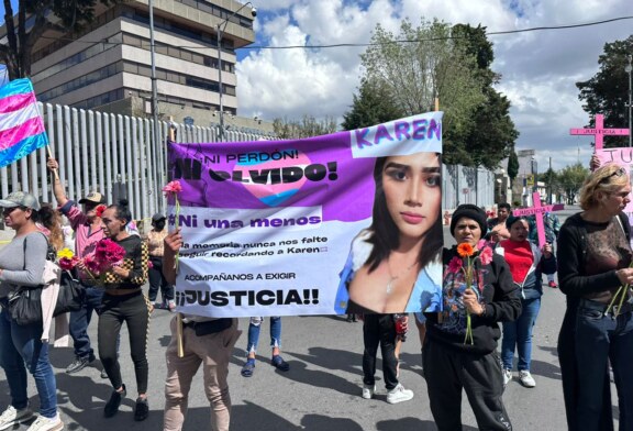 Exigen justicia por Karen, mujer trans asesinada en Toluca.