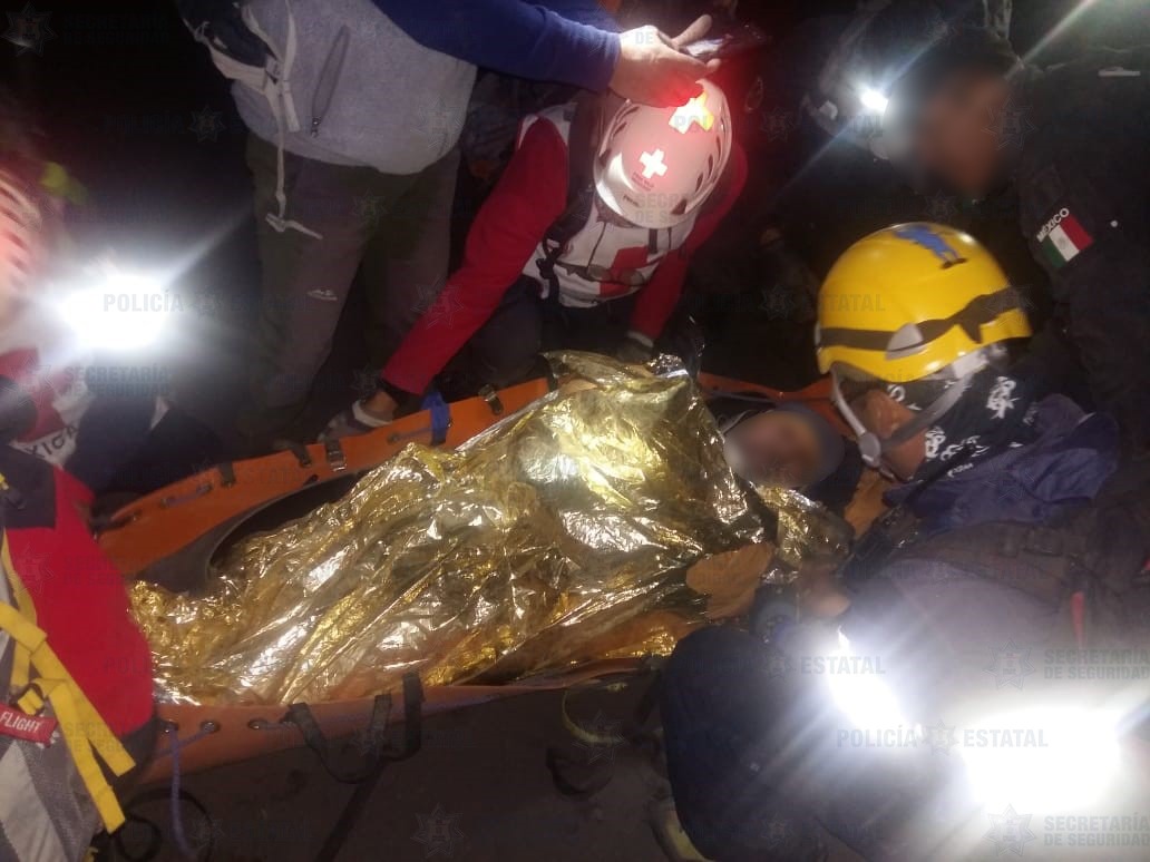 Rescatan a socorrista que sufrió accidente en volcán Iztaccíhuatl