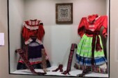 Continúa abierta exposición “lenguaje de la indumentaria femenina. Arte textil mazahua”