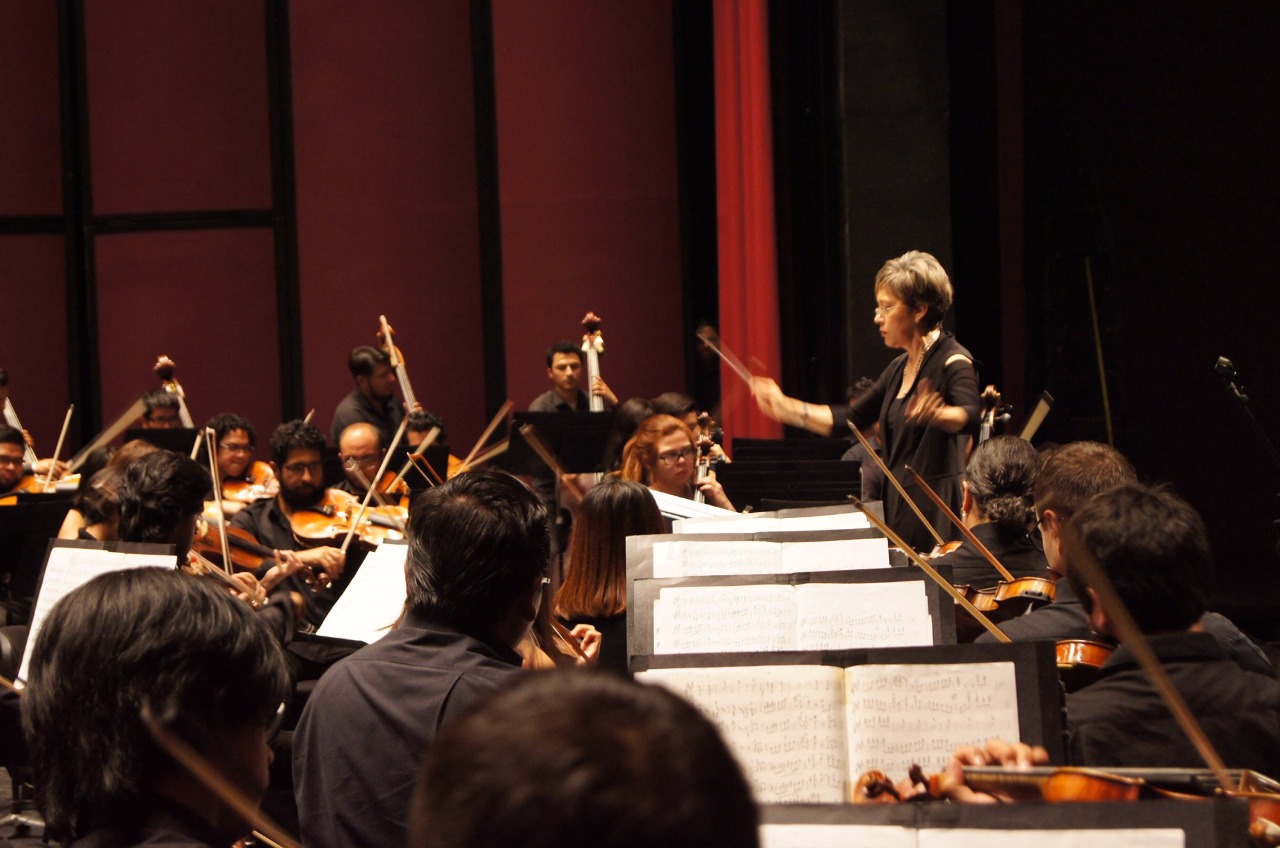 Prepara orquesta sinfónica mexiquense gala operística en el CCMB