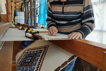 Distinguen a Tianguistenco sus creaciones textiles