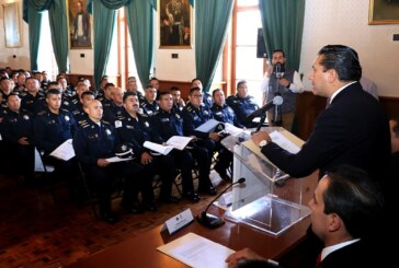 Reconocen y entregan estímulos a policías de Toluca por acciones destacadas