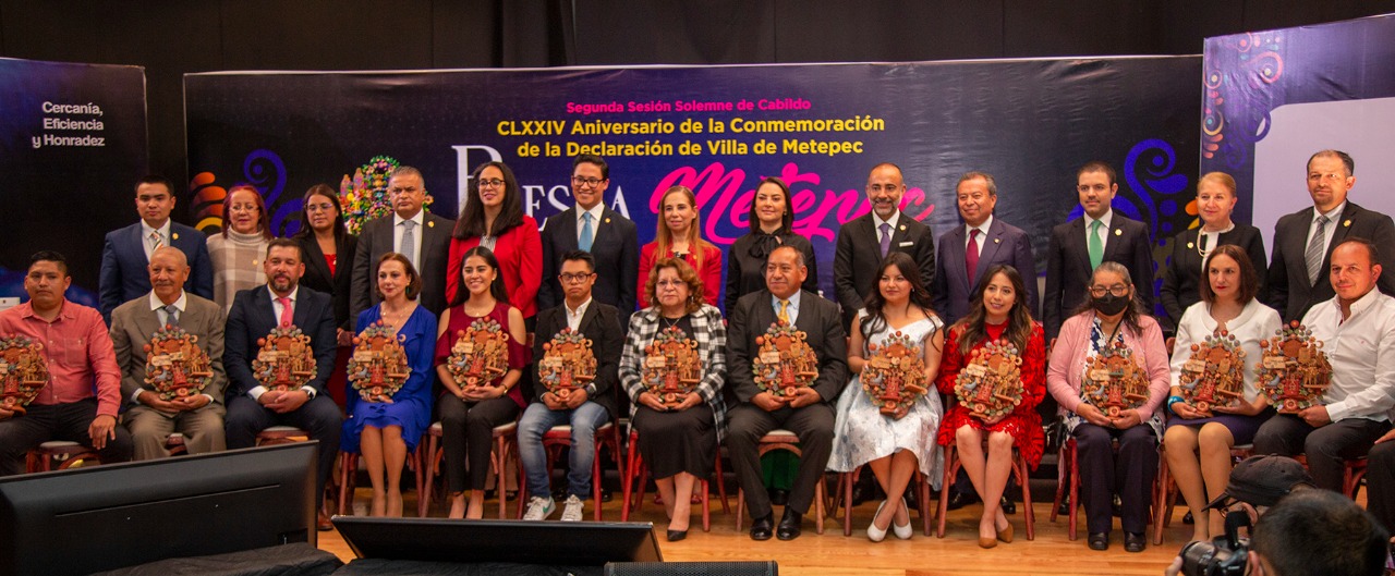 Entrega ayuntamiento preseas a Metepequenses distinguidos por su aportación a la sociedad