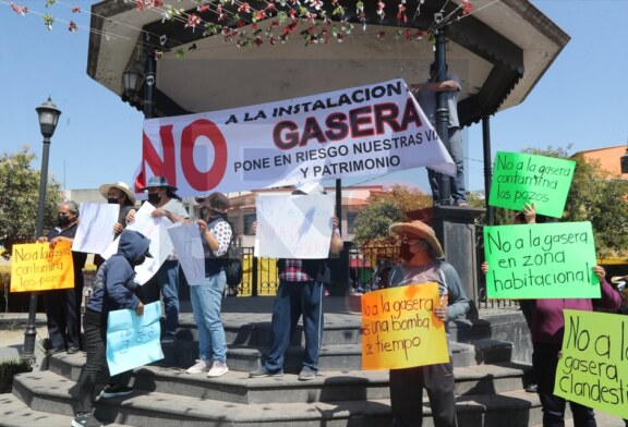 Rechazan Gasera en Toluca, vecinos piden que se clausure construcción