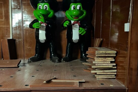 Localizan en Nezahualcóyotl figuras del «Sr Frog’s» robadas en Acapulco tras paso del huracán Otis