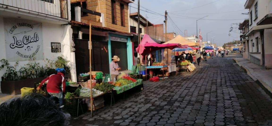 Reabren tianguis de Metepec con estrictas medidas de sanidad