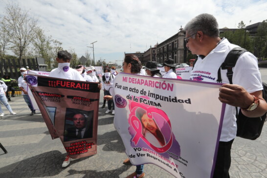 Familias de víctimas de feminicidio protestan, a 10 años, Dylcia García Espinoza de los Monteros, omisa y sin resultados.
