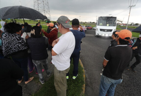 Transportistas de Flecha Blanca amenazan a los habitantes de Galaxias en Toluca