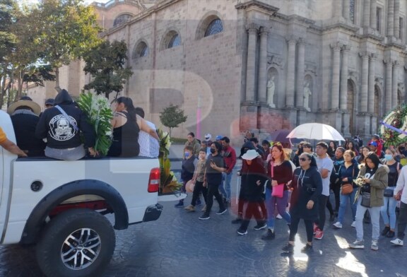 #JusticiaporNorma #Niunamas. Familia lleva hasta Palacio de Gobierno a Norma, víctima de feminicidio