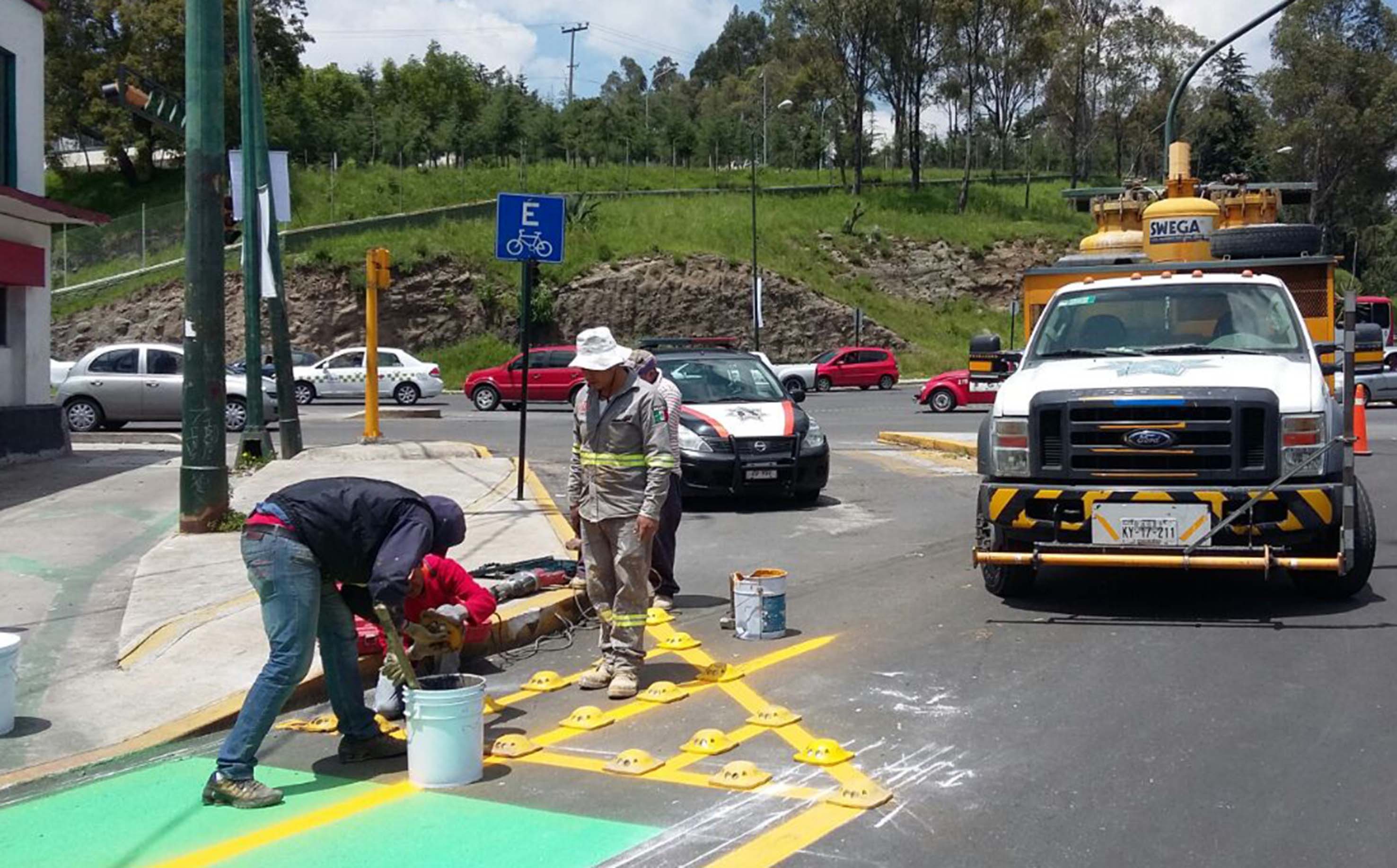 Avanzan trabajos de señalización en ciclovía de avenida Hidalgo