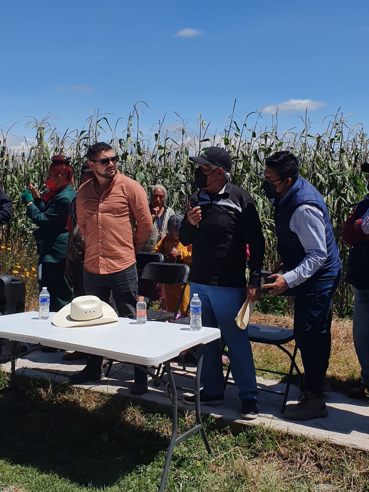 Habitantes de San Mateo Otzacatipan exigen presupuesto para sus calles