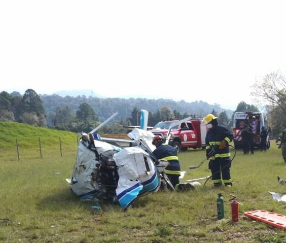 Aeronave se desploma en Valle de Bravo, muere una persona