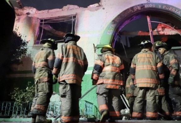 Fuego consume Iglesia en Ecatepec, será derrumbada