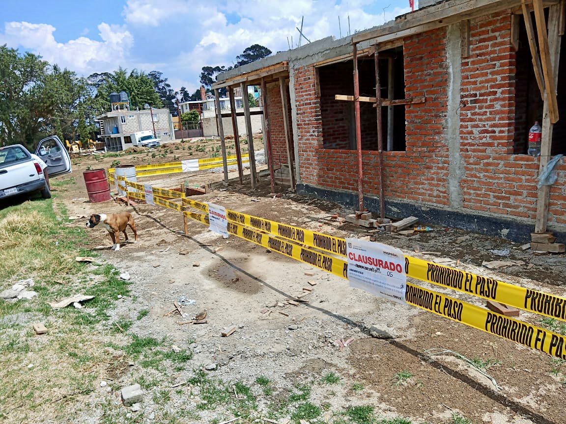 Clausura Procuraduria ambiental construcciones dentro de área natural  protegida en Calimaya