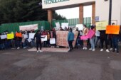 Alumnos del TESJ exigen renuncia de director, anuncian huelga