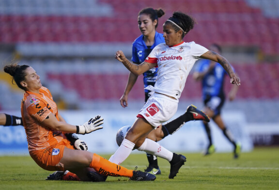 Con goles en tiempo de reposición, las Diablas se impusieron 1-2 en La Corregidora,  ante Querétaro