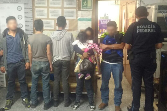 Policía Federal rescata a 27 indocumentados en diferentes carreteras del Estado de México.