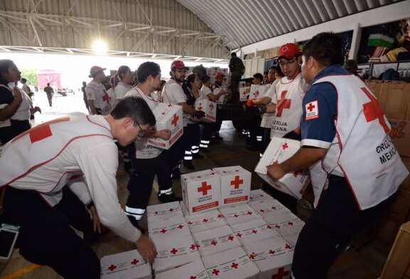 Voluntarios mexiquenses de Cruz Roja arman diariamente más de 3 mil paquetes de ayuda humanitaria