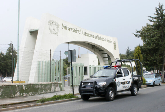 Aplica Policía de Toluca vigilancia especial en inmediaciones de planteles de la UAEMéx