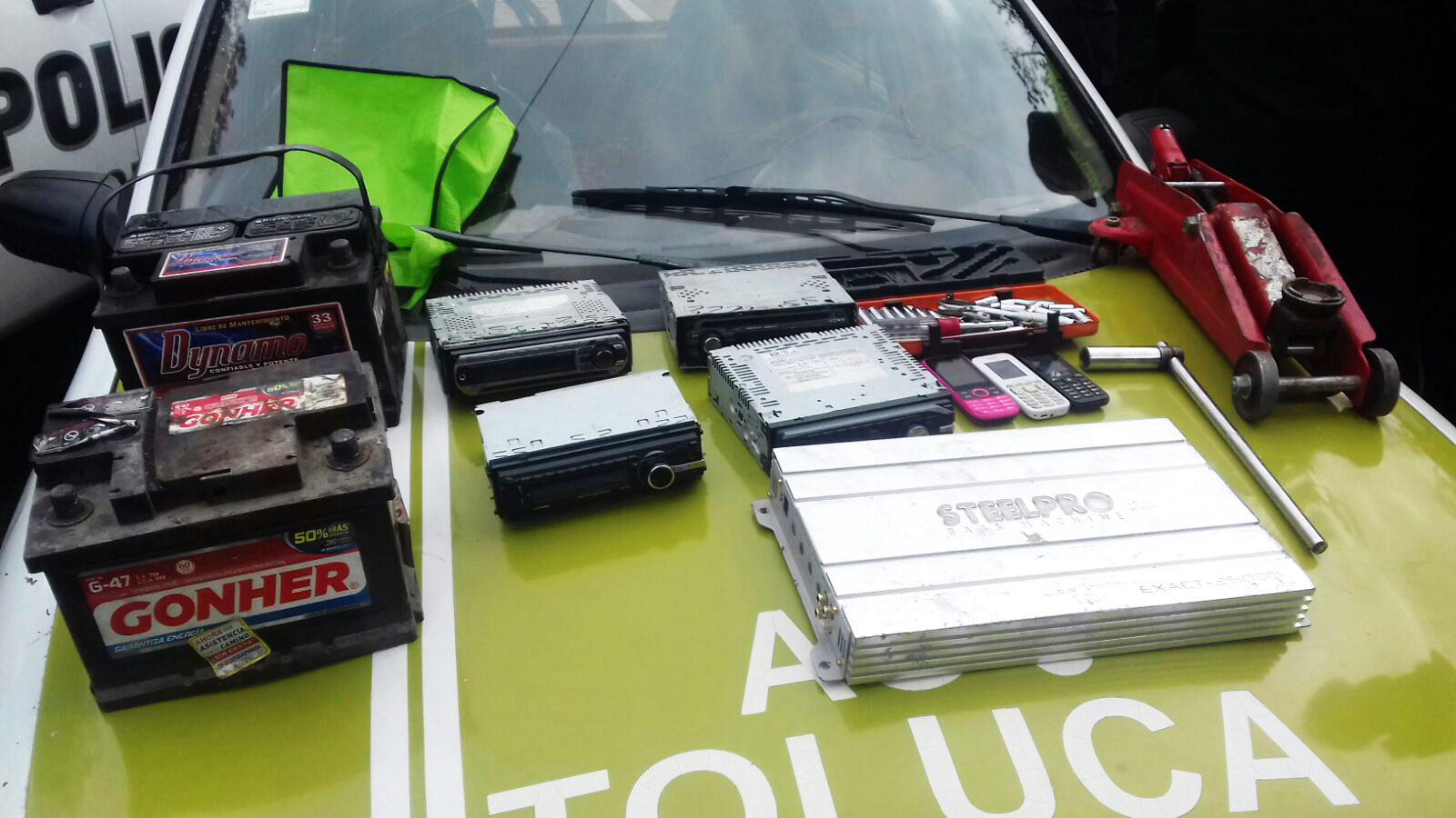 esmantela Policía de Toluca banda dedicada al robo a interior de vehículo