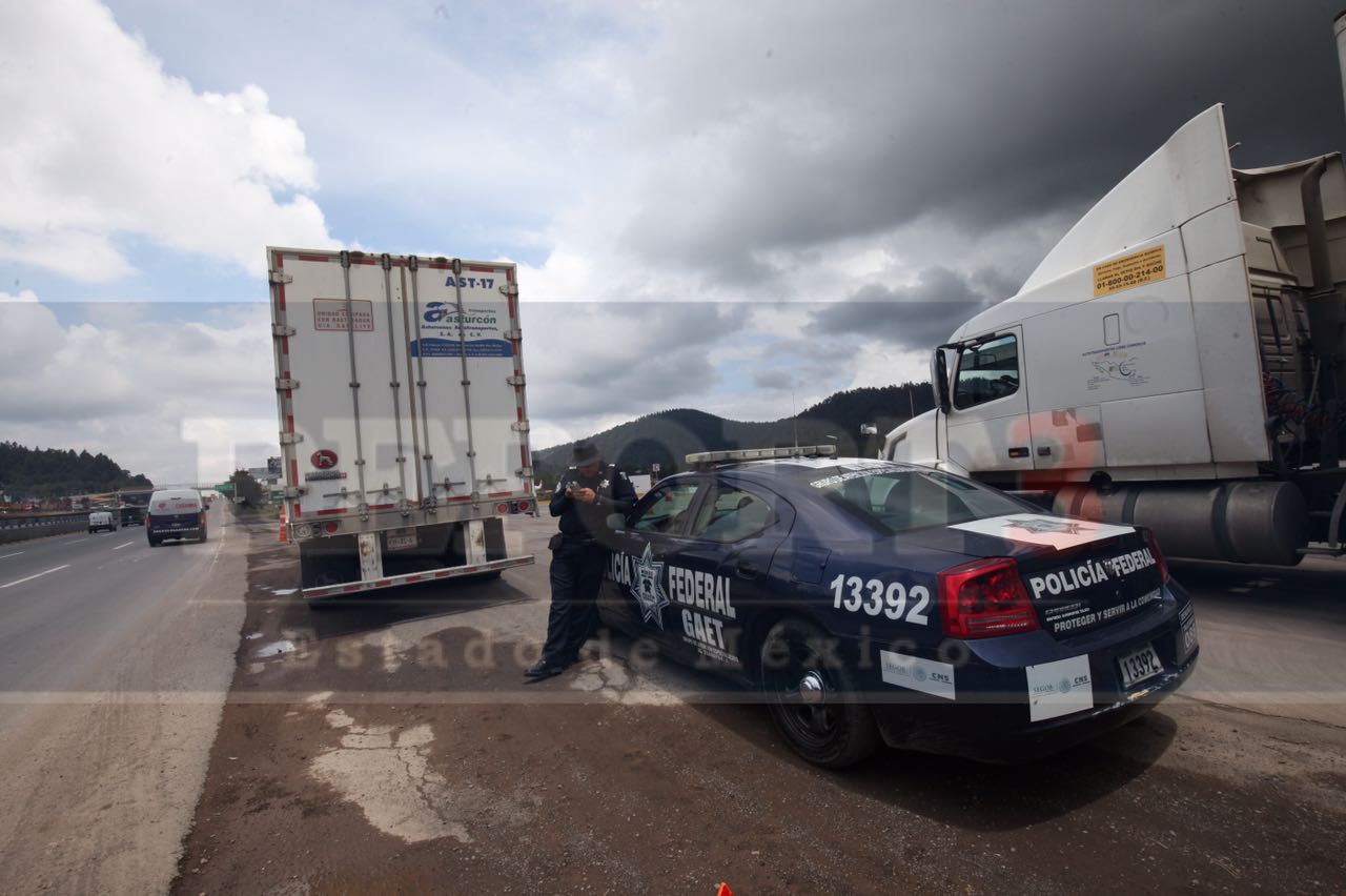 Revisan unidades pesadas en la carretera México Toluca